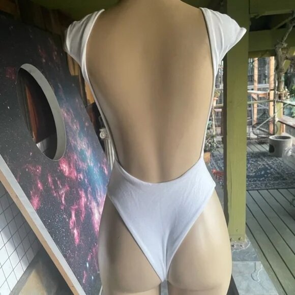 ARE YOU AM I white ribbed backless bodysuit - Picture 6 of 11